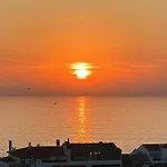 Apartment Sea View - 400 Meters From The